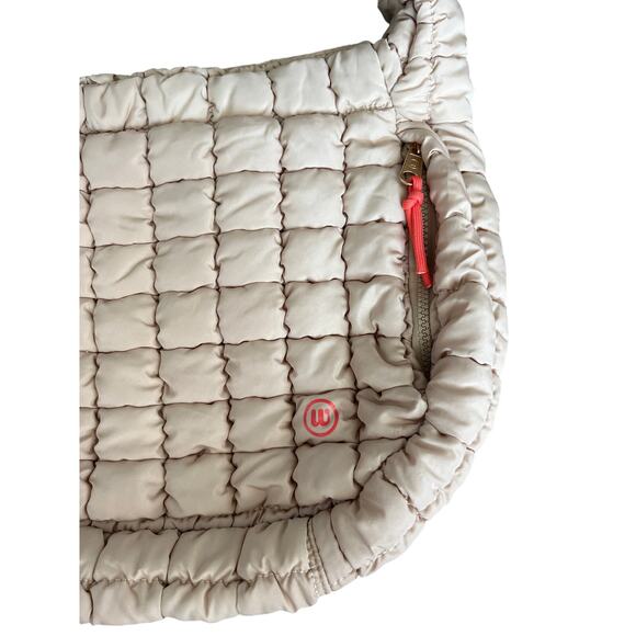 Wantable Quilted Puffy Shoulder Bag Tan‎ Nylon Scrunch Strap Purse - Picture 2 of 7
